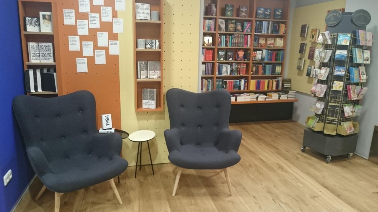Sitzecke und Jugendbuch
